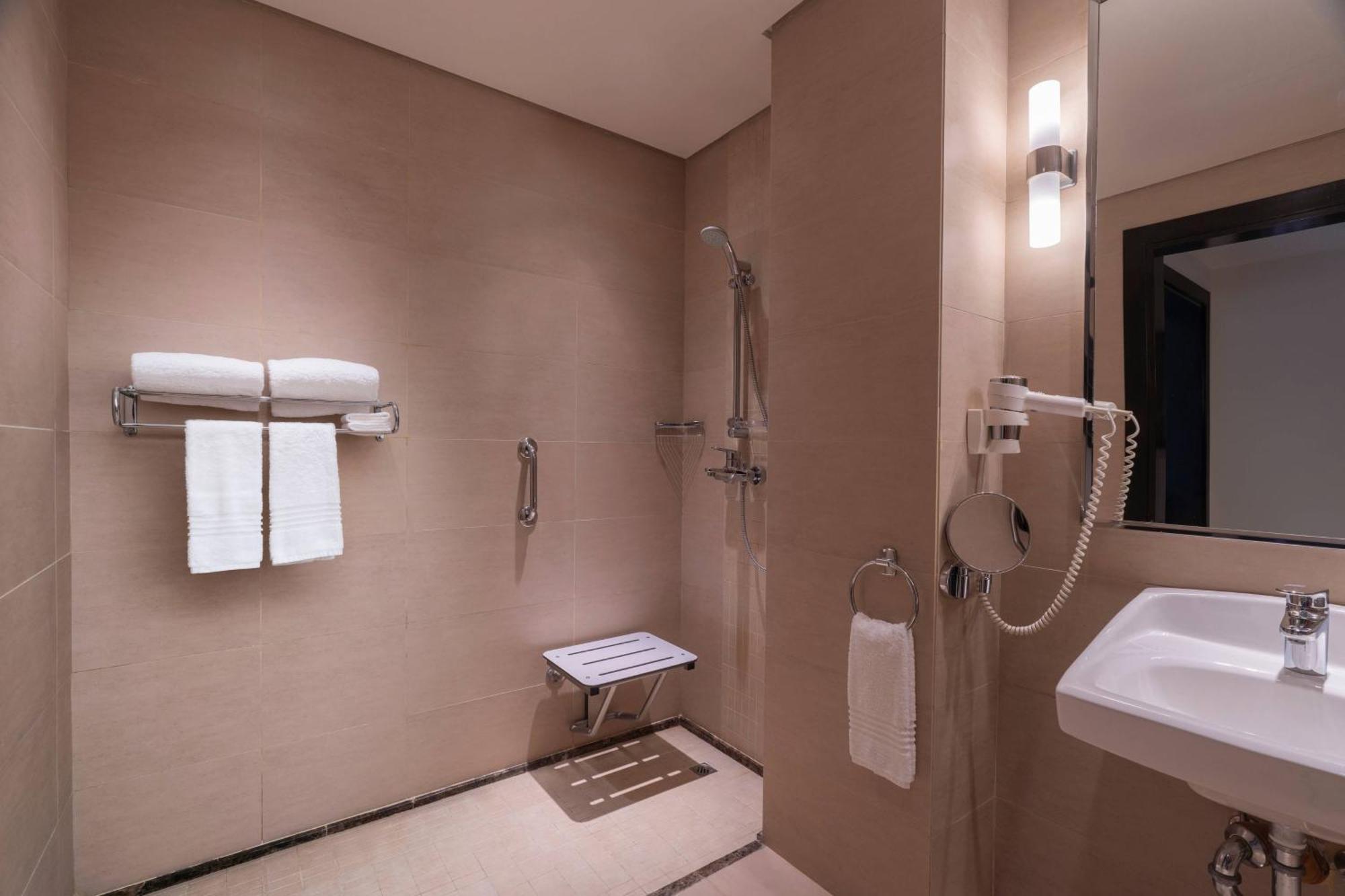 Hotel Courtyard By Marriott Jazan Exterior foto